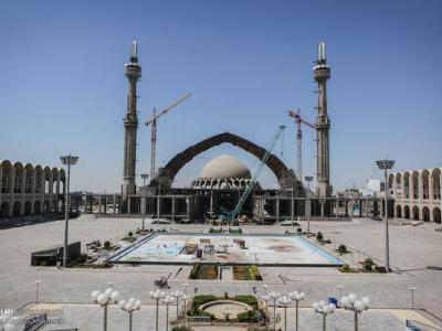 فخر معماری جهان بر بلندای آسمان/نماز فطر ۹۷ در فضاهای داخلی مصلی