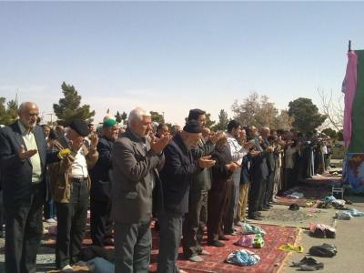 نماز طلب بارش باران در جوار شهدای گمنام برازجان برگزار شد