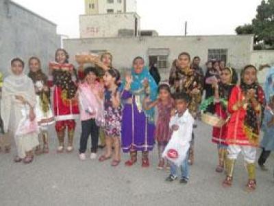 مراسم سنتی آردگیز گردانی در هرمزگان برگزار شد