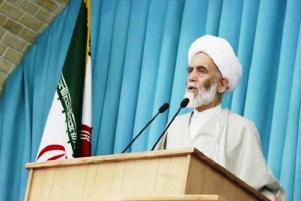 امام جمعه همدان: دسترنج کارگران ایرانی را پاس بداریم