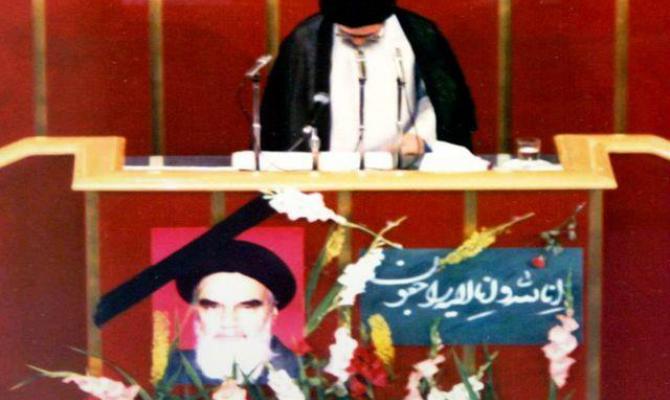 متن کامل وصیت‌نامه امام خمینی(ره) که توسط آیت الله خامنه‌ای قرائت شد