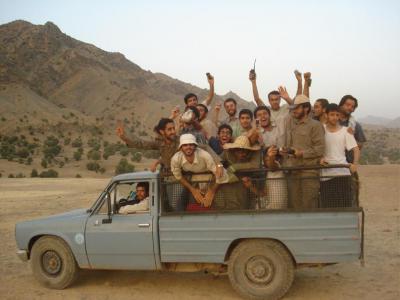 محسن حججی؛ پای ثابت اردوهای جهادی/ برخی جای کمک به مستضعفین، کارشان نشستن بر سفره انقلاب است