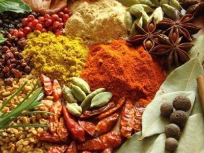 انتقاد از وضعیت نابسمان عطاری‌ها و طب سنتی در آذربایجان‌شرقی