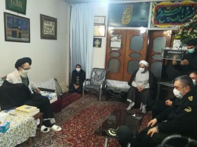 فرمانده نیروی انتظامی با نماینده ولی فقیه در ورامین دیدار کرد فرمانده نیروی انتظامی با نماینده ولی فقیه در ورامین دیدار کرد