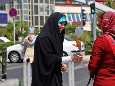 دختران انقلاب چهره شهر را تغییر می‌دهند/ برپایی موکب‌ حجاب در تهران و اصفهان