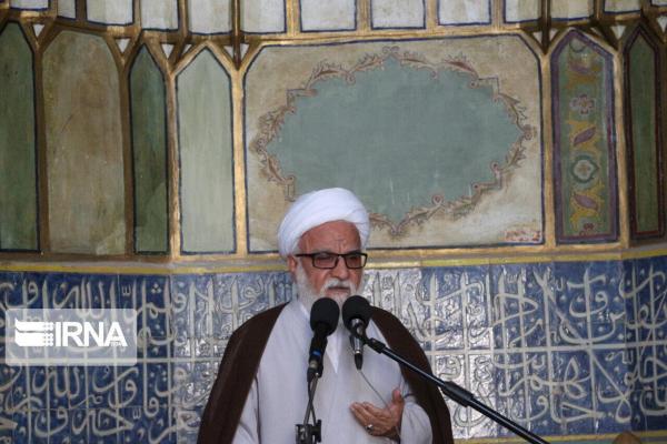 امام جمعه موقت سمنان: خرید کالای ایرانی مصداق پشتیبانی از تولید است