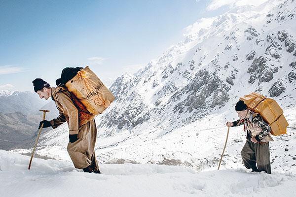 کولبری شغل نیست / لزوم تغییر سیاست‌های کلان کشور در قبال کولبران