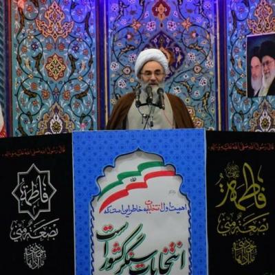 امام جمعه رشت: گرانی‌ در همه بخش‌ها به مردم آسیب زیادی رسانده است