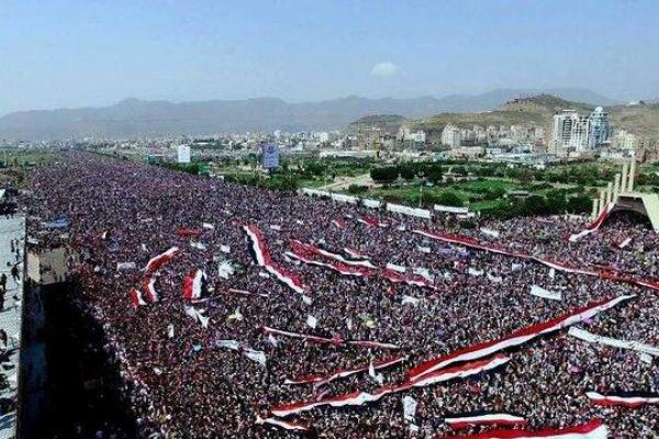 راهپیمایی گسترده یمنی‌ها در همبستگی با فلسطین/ الحوثی: مقاومت “معامله قرن” را ساقط کرد