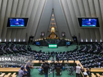 خاندوزی به عنوان  فردی متفکر، تحول‌خواه و انقلابی، برای تصدی وزارت اقتصاد مناسب است