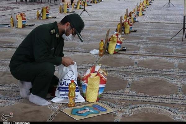 ششمین مرحله رزمایش کمک مؤمنانه در کاشان آغاز شد/ توزیع ۴۴۰۰ بسته حمایتی و لوازم‌التحریر به نیازمندان