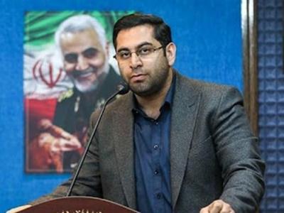 تجلیل از خانواده شهید طهرانی‌مقدم در عصر شعر رویش